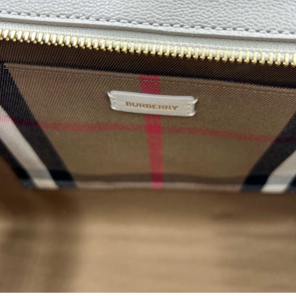 Women's Burberry large banwell canvas and leather satchel/shoulder bag NWT - Picture 9 of 16